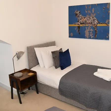 Fantastic 2 Dbl Bedroom Apt. Free Off-Road Parking Swindon Exterior photo